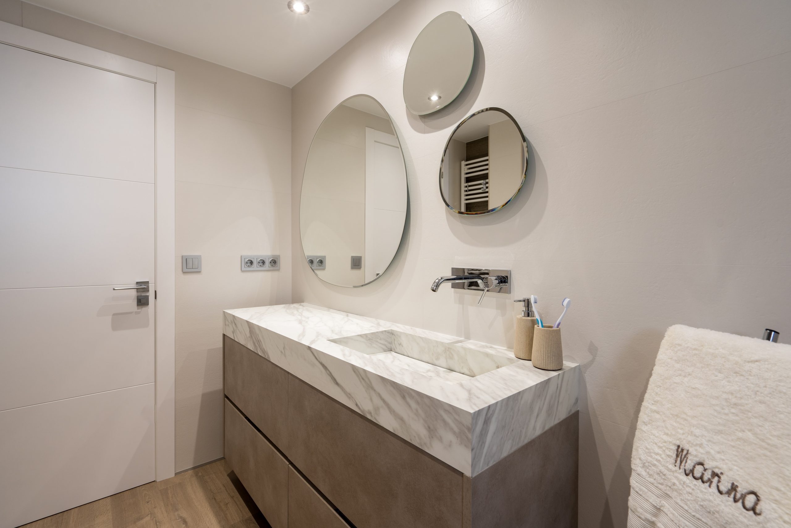 Lavabo modern Compakt Salgar