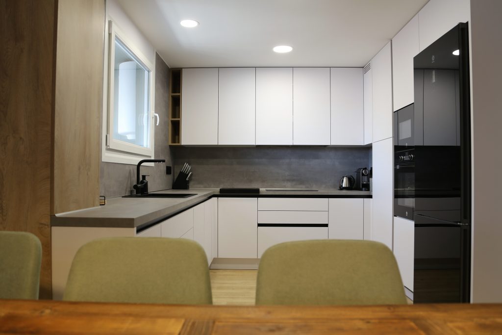 Cocina abierta en forma de U.